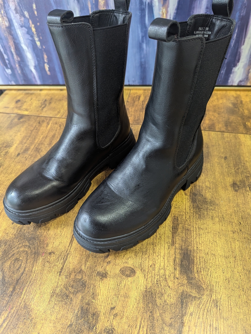 Cushionaire Black Chelsea Boots 7.5 Lug Sole Platform Chunky Faux Leather Tall